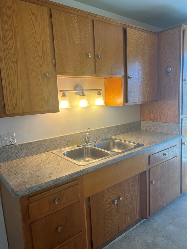 Foto del edificio - 11725 Downey Ave