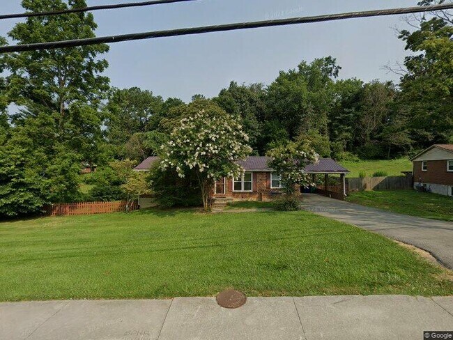 Vista de la calle - 703 Harding Ave