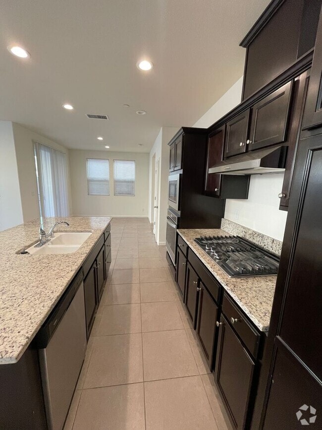Building Photo - 2562 Legacy Dr