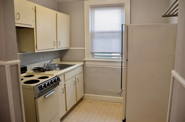 Building Photo - 122 Shippen St