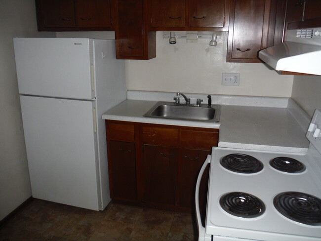 Building Photo - 217 7th St