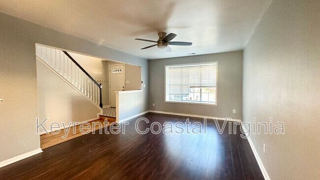 Foto del edificio - 19 Madrone Pl