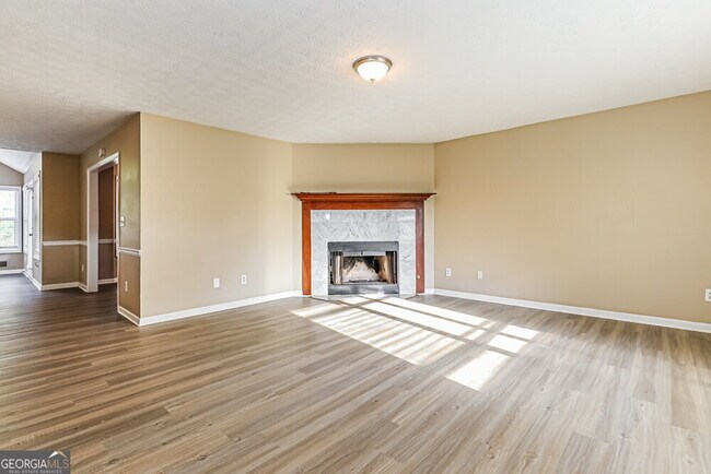 Building Photo - 234 Benton Fields