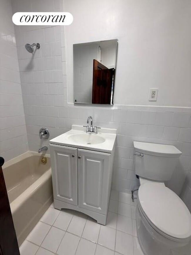 Building Photo - 144 Martense St