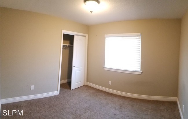 Building Photo - 3 br, 1 bath House - 14546 Merced St