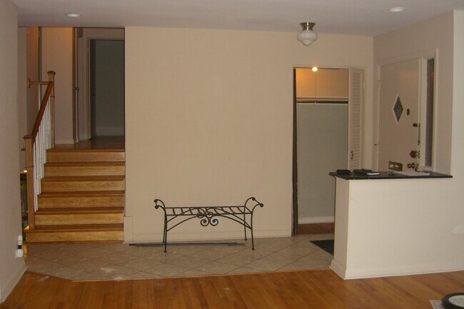 Building Photo - 9521 N Kostner Ave
