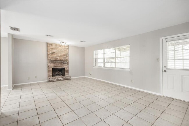 Building Photo - 25107 Tuckahoe Ln