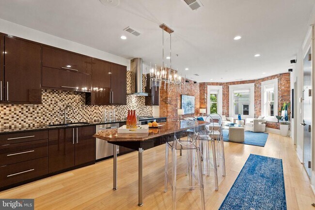 Foto del edificio - 1617 Swann St NW