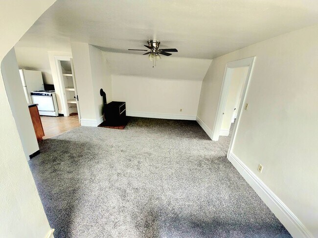 Foto del edificio - 44 Kendall Ave