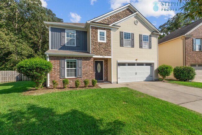 Building Photo - Remodeled and Ready!