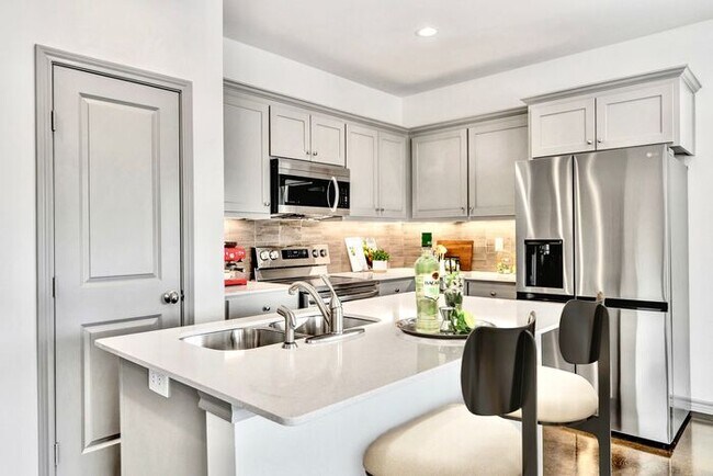 Foto del edificio - Luxury 3 Bedroom 2.5 Bath Townhome in Bullard, TX!