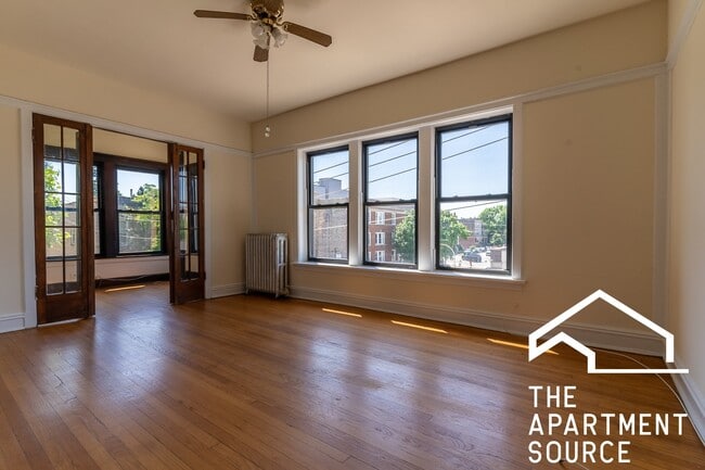 Photo - 2418 N Sawyer Ave Apartment