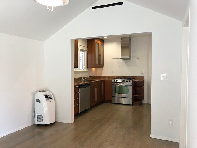 Building Photo - 8953 Norma Pl