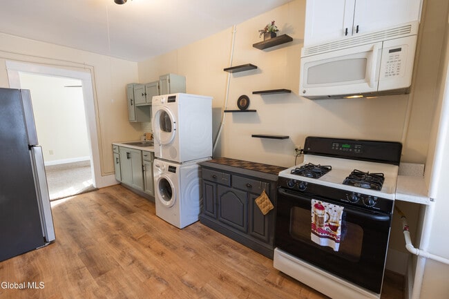 Building Photo - 301 South Main St