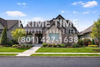 Building Photo - 10767 N Town Ctr W