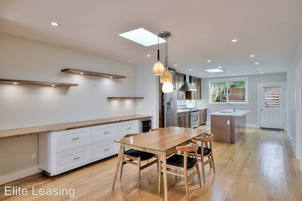 Primary Photo - 2 br, 2 bath House - 360 Chenery Street