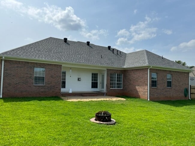 Building Photo - Beautiful Shiloh Subdivision 4 Bedroom 2 B...