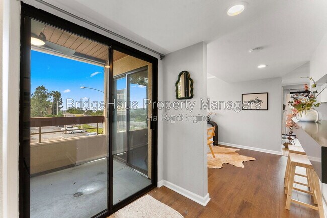 Foto del edificio - 7225 Navajo Rd
