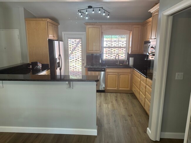Foto del edificio - 3312 Picwood Rd