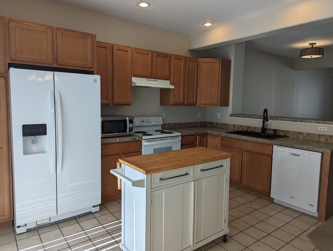 Photo - 2755 W Riverwalk Cir Townhome