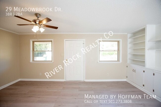 Foto del edificio - 29 Meadowbrook Dr