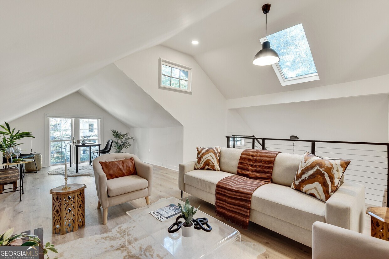 Foto principal - 901 Argonne Ave NE