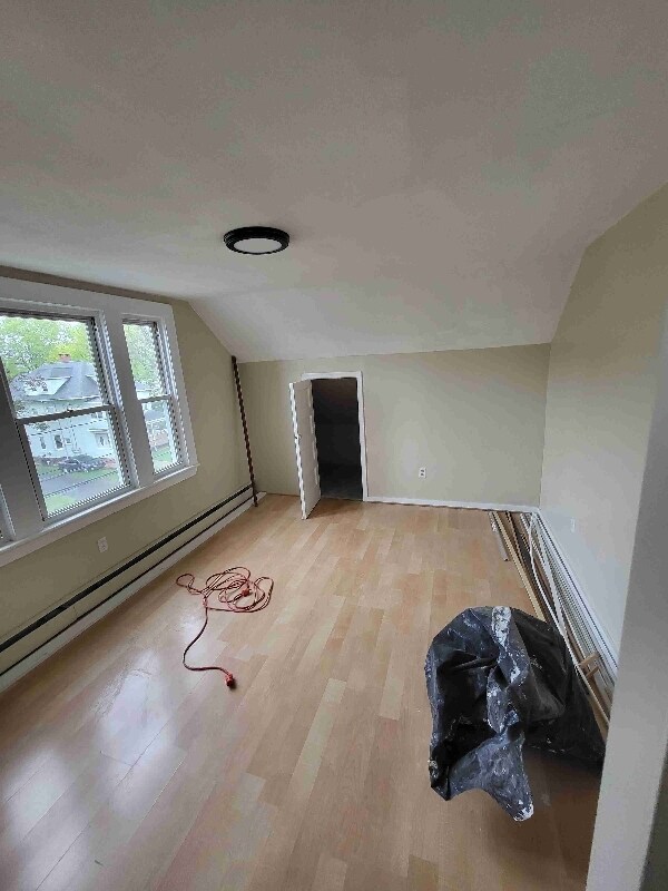 70 Freeman St Unit 3rd floor, Hartford, CT 06114 Room for Rent in