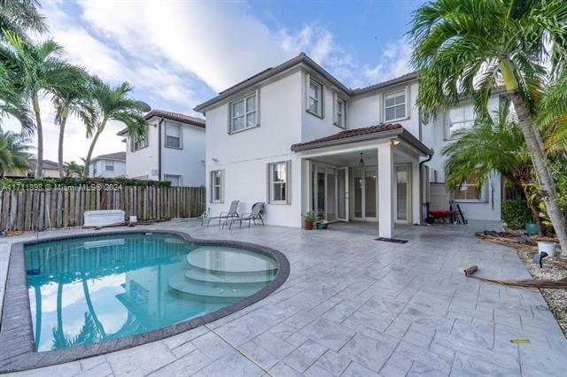 Foto principal - 8325 NW 115th Ct