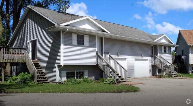 329 - 327 W Stiel St