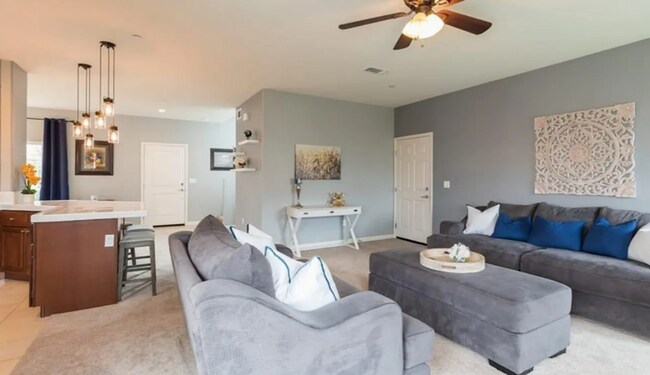 Foto del edificio - Heritage Square Newer Two Story in Gated D...