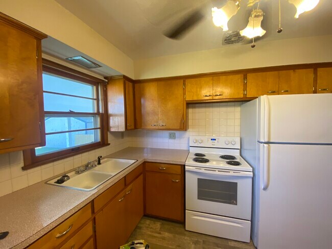 Building Photo - 114 Delmar Ave