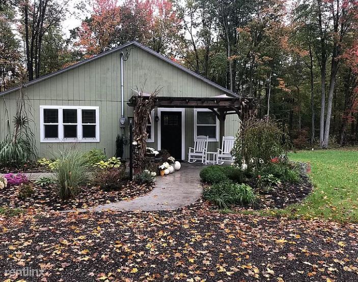 Primary Photo - 1 br, 1 bath House - 8775 104th Ave