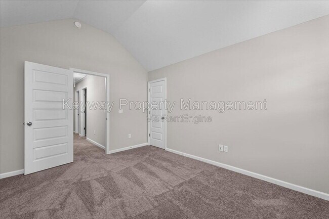 Foto del edificio - 1047 Linsmore Ave