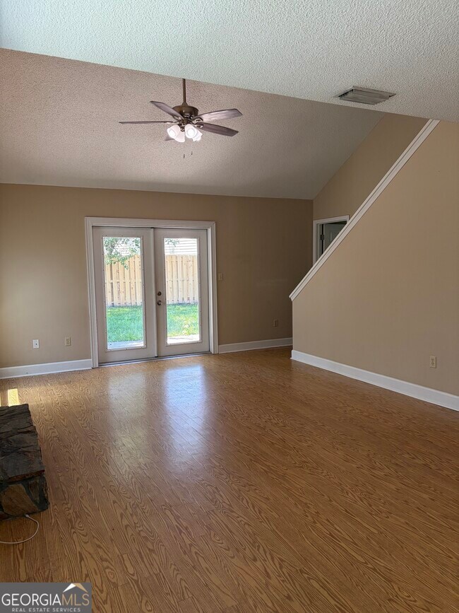 Foto del edificio - 110 Millers Trace Dr