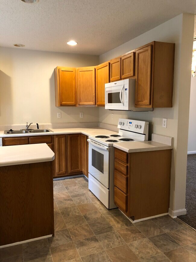 Kitchen - 10148 Forest Landing Drive