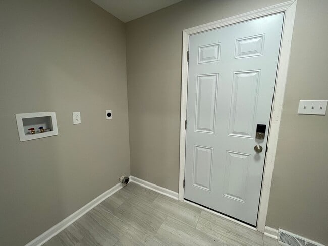 Foto del edificio - Remodeled Rancher Style Home