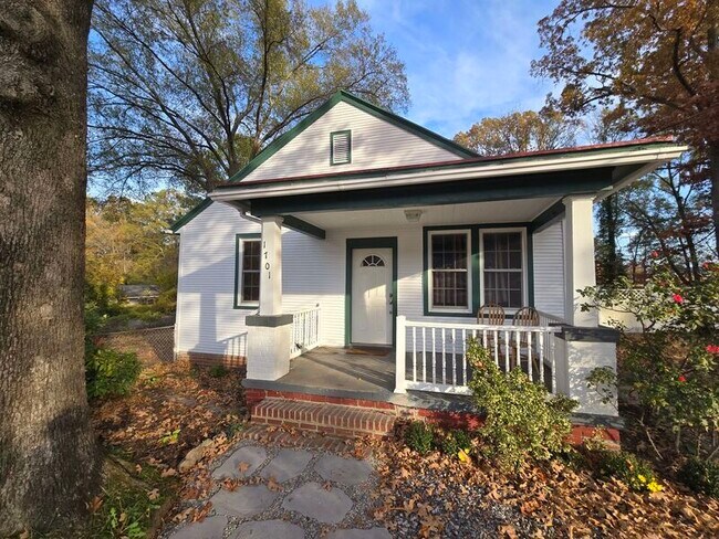 Foto del edificio - 1701 Whitehead Rd