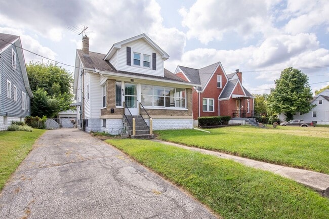 Building Photo - 616 Colorado Ave