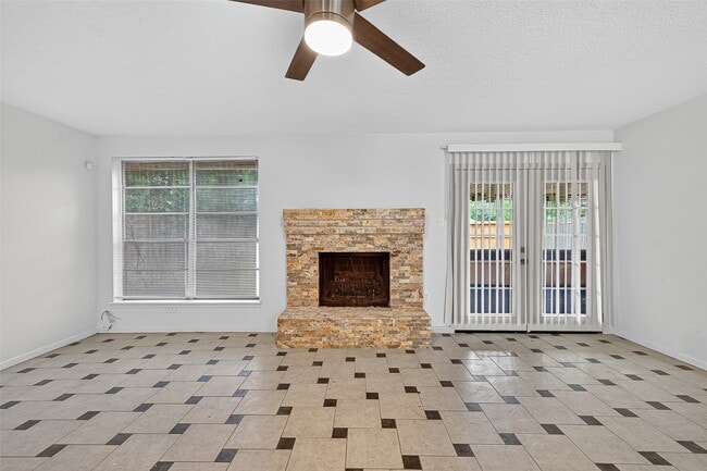 Building Photo - 2007 Whiteback Dr