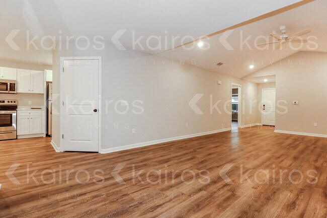 Foto del edificio - 103 Cottage Grove Rd.