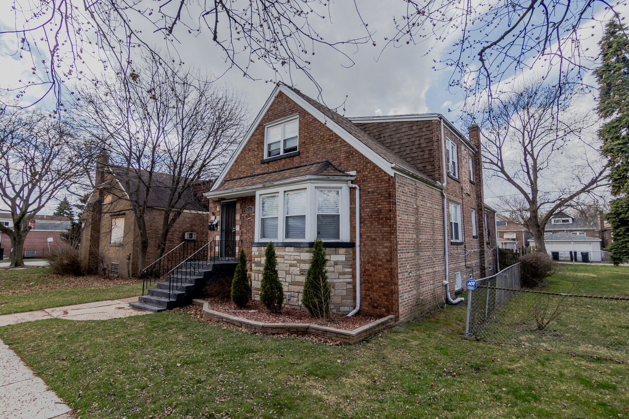 9150 S Colfax Ave, Chicago, Il 60617 - House Rental In Chicago, Il 