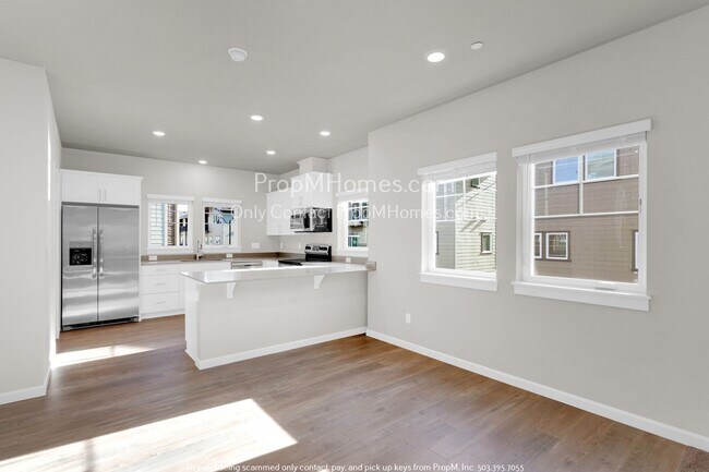 Foto del edificio - Luxury Three Bedroom in Happy Valley!