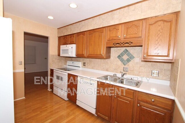 Foto del edificio - 1184 Holz Ave