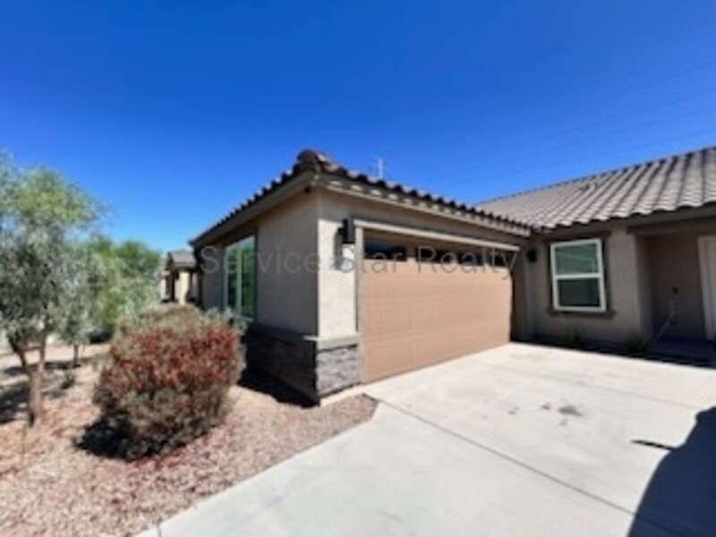 Foto principal - 24516 W Pima St