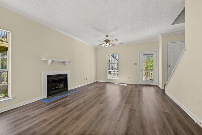 Foto del edificio - 5386 Rosedown Ct
