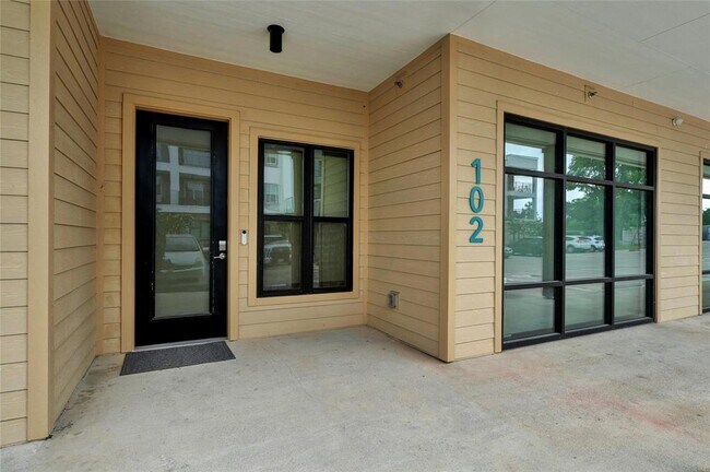 Foto del edificio - 4901 Springdale Rd