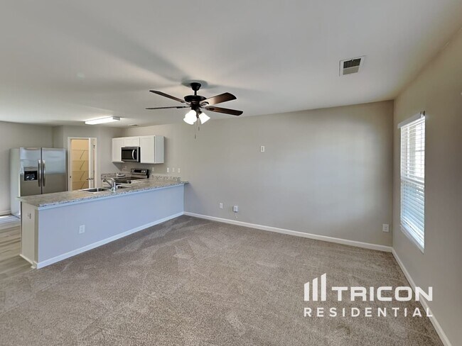 Building Photo - 334 Freeman Cir