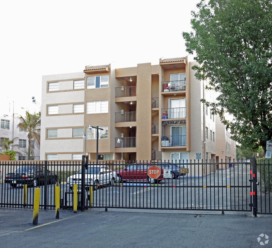 Primary Photo - 325 NW 72nd Ave
