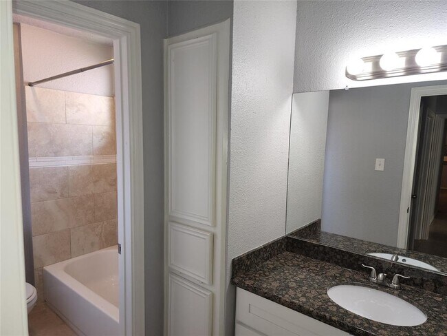 Foto del edificio - 10911 Sagecrest Ln