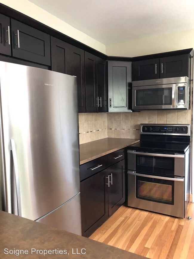 Building Photo - 1110 W 49th St